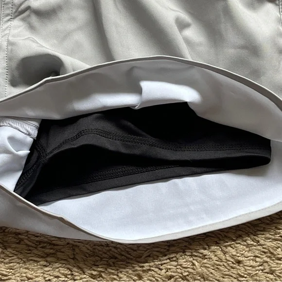 Maamgic Men's 4” Lined Shorts (Gray and Black) - Small - Picture 5 of 9